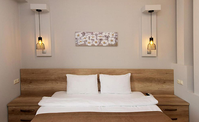 2 სტუმარზე ნომრები საუზმით თბილისის სასტუმროში